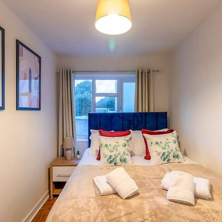Beautiful Sea View 2 Bedroom Sleeps 6-Free Parking Bournemouth Eksteriør bilde