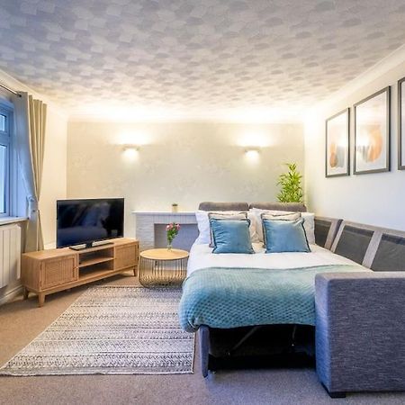 Beautiful Sea View 2 Bedroom Sleeps 6-Free Parking Bournemouth Eksteriør bilde