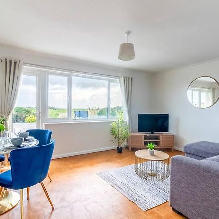 Beautiful Sea View 2 Bedroom Sleeps 6-Free Parking Bournemouth Eksteriør bilde