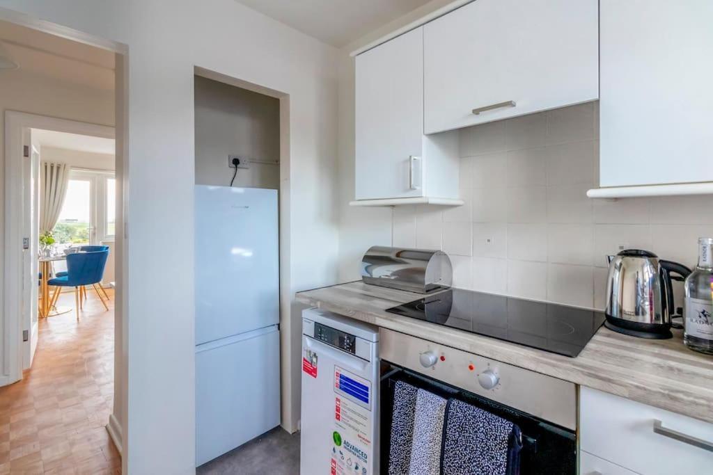 Beautiful Sea View 2 Bedroom Sleeps 6-Free Parking Bournemouth Eksteriør bilde