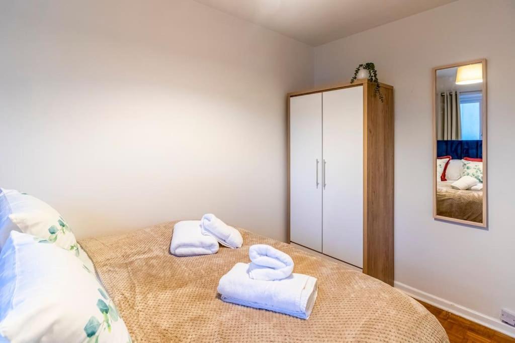 Beautiful Sea View 2 Bedroom Sleeps 6-Free Parking Bournemouth Eksteriør bilde